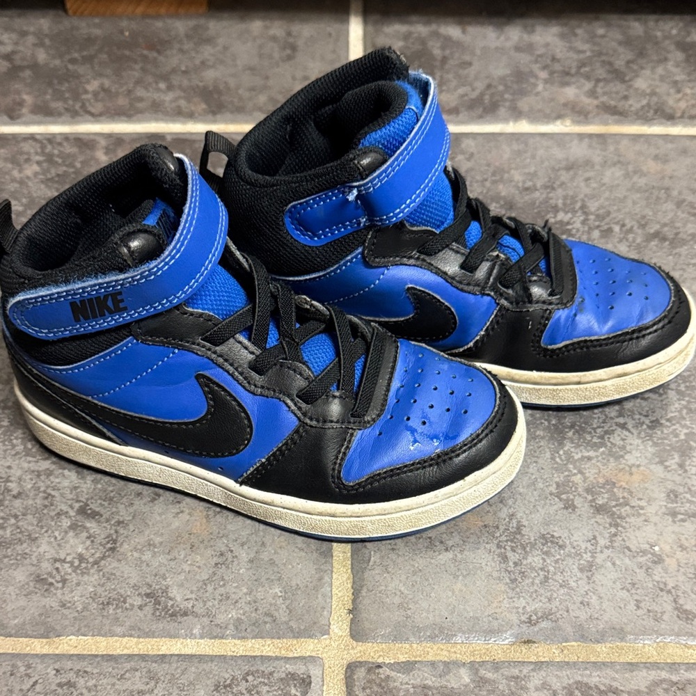 Nike Kids Black and Blue Sneakers